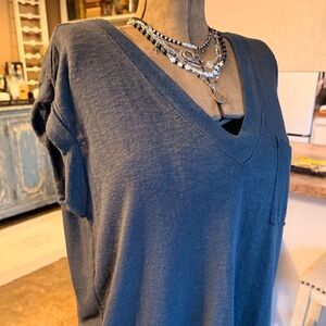 Festi V-Neck Gray Long Pocket Tee